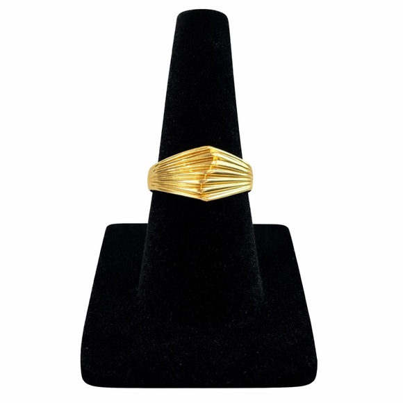 14k Yellow Gold Vintage Estate Pointed Dome/ Shrimp Croissant Ring size 5-5.25